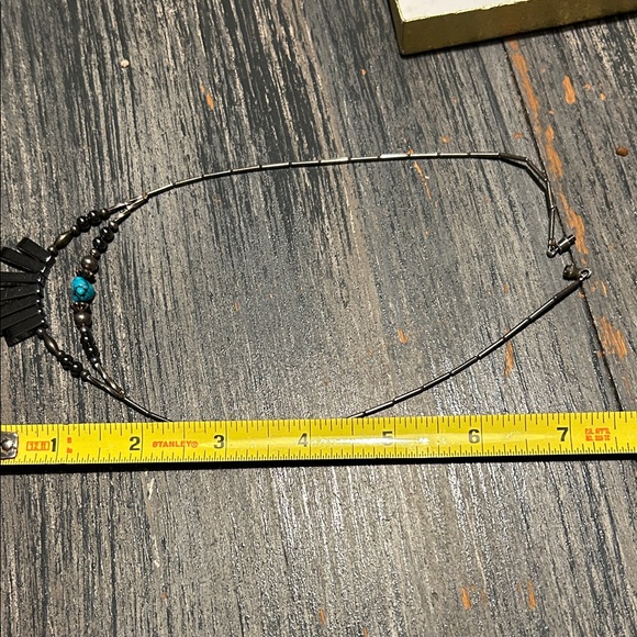 Elegant Silver and Turquoise Jewelry Set - Picture 3 of 9